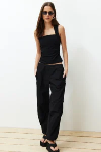 TRENDYOLMİLLA Black Plain Square Neck Sleeveless Shirred Fitted Flexible Knitting Blouse - Image 3