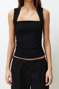 TRENDYOLMİLLA Black Plain Square Neck Sleeveless Shirred Fitted Flexible Knitting Blouse - Image 4