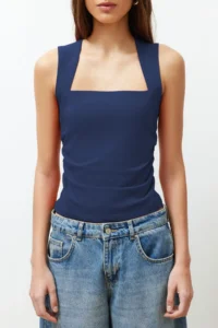 TRENDYOLMİLLA Indigo Plain Square Neck Sleeveless Shirred Fitted Flexible Knitting Blouse - Image 4