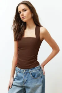 TRENDYOLMİLLA Brown Plain Square Neck Sleeveless Shirred Fitted Flexible Knitting Blouse - Image 2