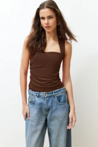 TRENDYOLMİLLA Brown Plain Square Neck Sleeveless Shirred Fitted Flexible Knitting Blouse - Image 3
