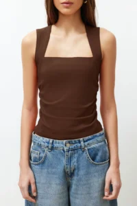 TRENDYOLMİLLA Brown Plain Square Neck Sleeveless Shirred Fitted Flexible Knitting Blouse - Image 4