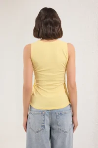 TRENDYOLMİLLA Light Yellow Plain Square Neck Sleeveless Shirred Fitted Flexible Knitting Blouse - Image 4