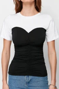 TRENDYOLMİLLA Color Blocked Fitted Short Sleeve Flexible Knitting Blouse - Image 4