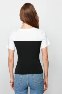 TRENDYOLMİLLA Color Blocked Fitted Short Sleeve Flexible Knitting Blouse - Image 6
