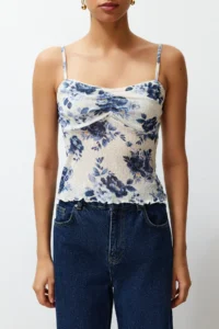 TRENDYOLMİLLA Mavi Floral Printed Adjustable Sleeveless textured Sleeveless Flexible Knitting Blouse - Image 4