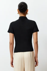 TRENDYOLMİLLA Black Drape Detailed Fitted Short Sleeve Dog collar Flexible Knitting Blouse - Image 6