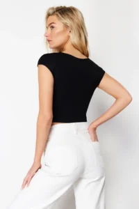 TRENDYOLMİLLA Black Crew Neck Moon Arm Fitted Crop Knitting Blouse - Image 6