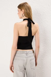 TRENDYOLMİLLA Black Barbell Neck Fitted Flexible Knitting Blouse - Image 4