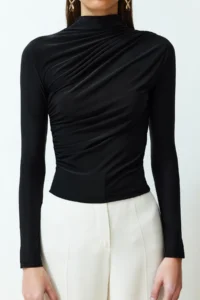 TRENDYOLMİLLA Black Shirred Square Neck Fitted Flexible Knitting Blouse - Image 6