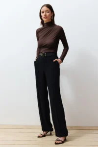 TRENDYOLMİLLA Brown Shirred Square Neck Fitted Flexible Knitting Blouse - Image 2