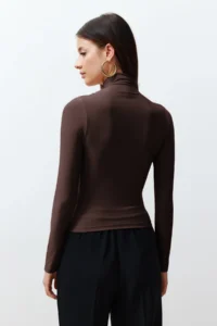 TRENDYOLMİLLA Brown Shirred Square Neck Fitted Flexible Knitting Blouse - Image 3