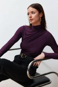 TRENDYOLMİLLA Plum Shirred Square Neck Body-fitting Flexible Knitting Blouse - Image 3
