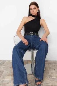 TRENDYOLMİLLA Black Choker Collar Fitted Flexible Knitting Blouse - Image 3