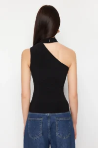 TRENDYOLMİLLA Black Choker Collar Fitted Flexible Knitting Blouse - Image 6