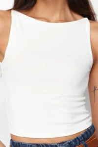 TRENDYOLMİLLA White Sleeveless Fitted Flexible Knitting Blouse - Image 4