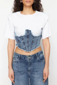 TRENDYOLMİLLA White denim Detailed Crop padded Knitting Blouse - Image 4
