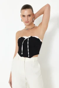 TRENDYOLMİLLA Black Binding Detailed Strapless Crop Weaving Blouse - Image 3