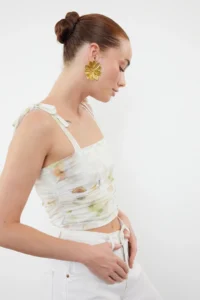TRENDYOLMİLLA Green Abstract Binding Detailed Square Neck Fitted Crop Flexible Knitting Blouse