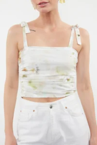 TRENDYOLMİLLA Green Abstract Binding Detailed Square Neck Fitted Crop Flexible Knitting Blouse - Image 3