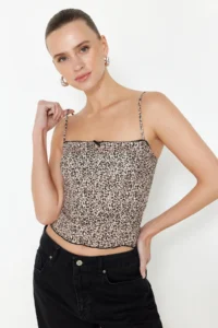 TRENDYOLMİLLA Brown Leopard Printed Sleeveless Crop Super Flexible Knitting Blouse - Image 2