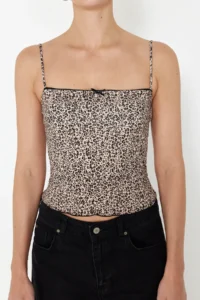 TRENDYOLMİLLA Brown Leopard Printed Sleeveless Crop Super Flexible Knitting Blouse - Image 5