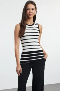 TRENDYOLMİLLA Ecru Zero Sleeve Striped Knitwear Blouse