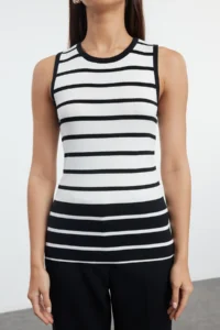 TRENDYOLMİLLA Ecru Zero Sleeve Striped Knitwear Blouse - Image 3