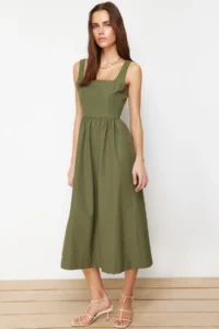 TRENDYOLMİLLA Khaki Waist Midi Corset Stitching Detailed Midi Weaving Dress - Image 3