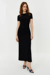 TRENDYOLMİLLA Black Short Sleeve bodycone/Fitting Crew Neck Flexible Knitting Maxi Pen Dress - Image 6