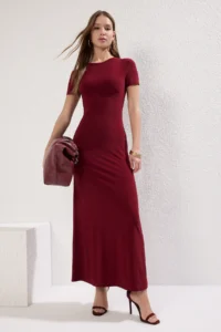 TRENDYOLMİLLA Burgundy Short Sleeve Fitted Crew Neck Flexible Knitting Maxi Pen Dress