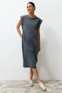 TRENDYOLMİLLA Anthracite Washable/Soluk Efektli shift/Plain Kesim Knitting Dress