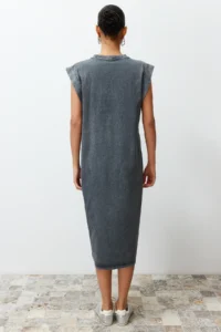 TRENDYOLMİLLA Anthracite Washable/Soluk Efektli shift/Plain Kesim Knitting Dress - Image 6