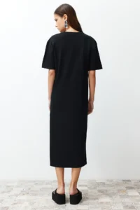 TRENDYOLMİLLA Black Plain T-Shirt Dress 100% Cotton Slit Detailed shift/Casual Cut Midi - Image 6
