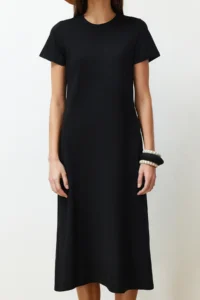 TRENDYOLMİLLA Black with pocket Crew Neck A-line Knitting Midi Dress - Image 4