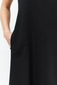 TRENDYOLMİLLA Black with pocket Crew Neck A-line Knitting Midi Dress - Image 5