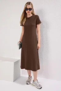 TRENDYOLMİLLA Brown Plain T-Shirt Dress Pocket Midi Knitting Dress - Image 3
