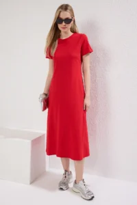 TRENDYOLMİLLA Rejection Plain T-Shirt Dress Pocket Detail Midi Flexible Knitting Dress - Image 2