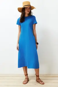 TRENDYOLMİLLA Saks Blue with pocket Crew Neck A-line Knitting Midi Dress