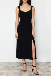 TRENDYOLMİLLA Black Heart Yaka slit Plain Flexible Knitting Midi Dress - Image 4