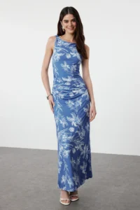 TRENDYOLMİLLA Mavi Floral Printed Shiny Surface Kayak Kaya Fitted Flexible Knitting Pen Dress