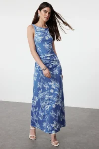 TRENDYOLMİLLA Mavi Floral Printed Shiny Surface Kayak Kaya Fitted Flexible Knitting Pen Dress - Image 2