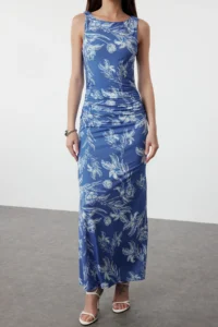 TRENDYOLMİLLA Mavi Floral Printed Shiny Surface Kayak Kaya Fitted Flexible Knitting Pen Dress - Image 3