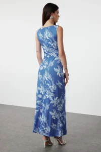 TRENDYOLMİLLA Mavi Floral Printed Shiny Surface Kayak Kaya Fitted Flexible Knitting Pen Dress - Image 5