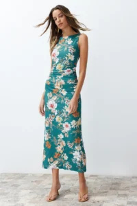 TRENDYOLMİLLA Green Floral Printed Shiny Surface Kayak Kaya Fitted Flexible Knitting Pen Dress