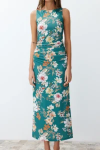 TRENDYOLMİLLA Green Floral Printed Shiny Surface Kayak Kaya Fitted Flexible Knitting Pen Dress - Image 5