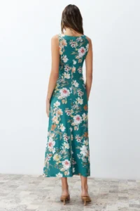 TRENDYOLMİLLA Green Floral Printed Shiny Surface Kayak Kaya Fitted Flexible Knitting Pen Dress - Image 6