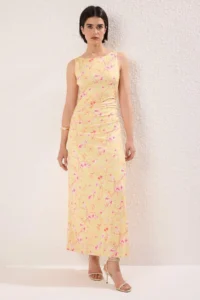 TRENDYOLMİLLA Orange Floral Printed Shiny Surface Boat Kaya Fitted Flexible Knitting Pen Dress