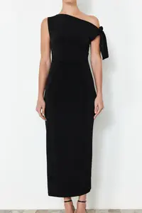 TRENDYOLMİLLA Black Fitted Knitting Maxi Flexible Pen Dress - Image 5