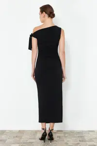 TRENDYOLMİLLA Black Fitted Knitting Maxi Flexible Pen Dress - Image 6